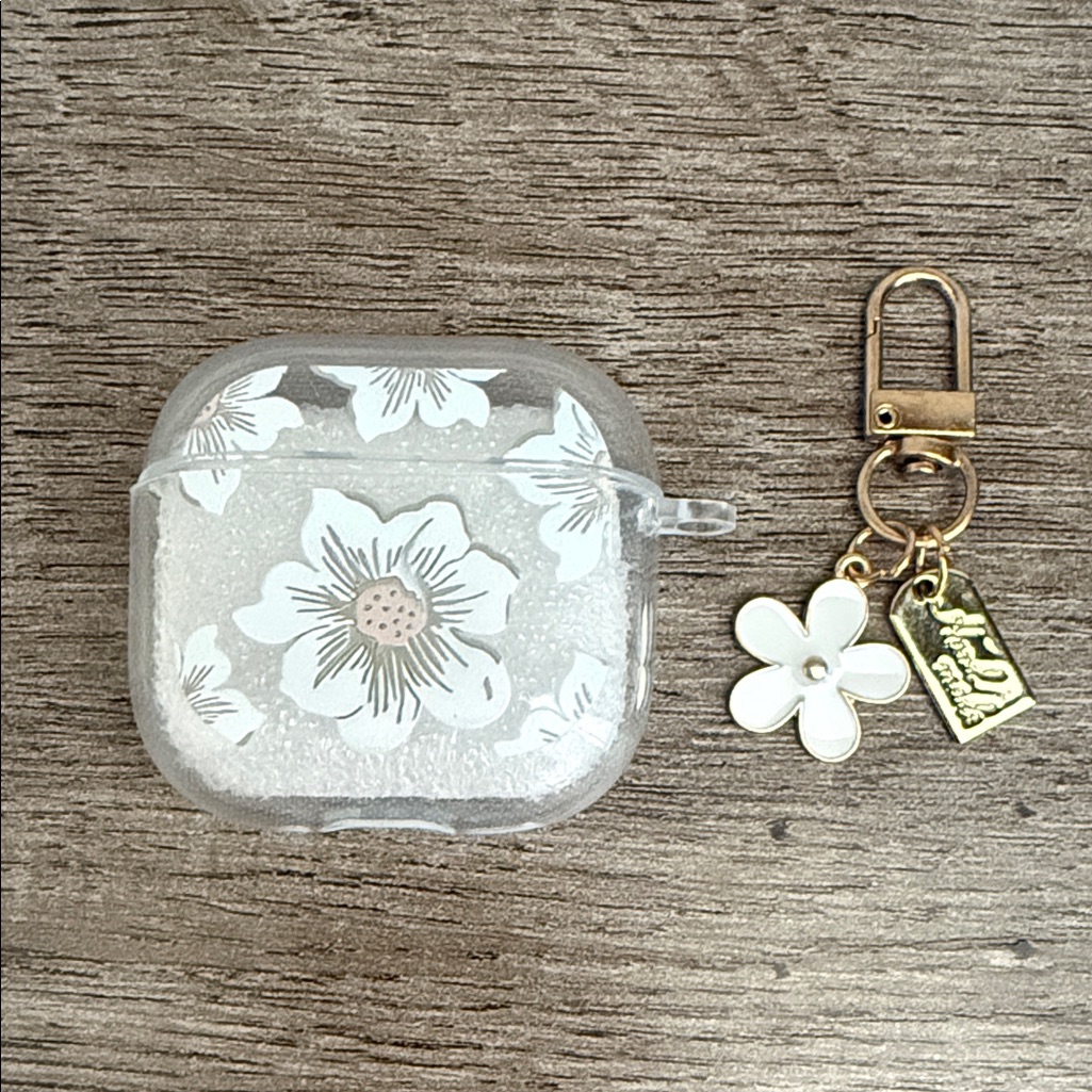 Airpods 4 Floral Case With Charm